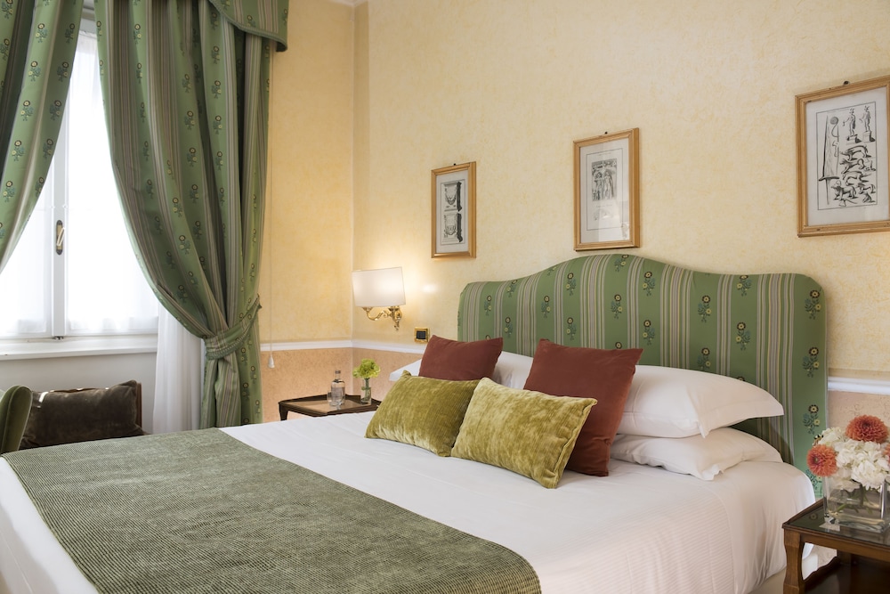 Bettoja Hotel Massimo D'Azeglio — Hotel rooms in Rome, Lazio