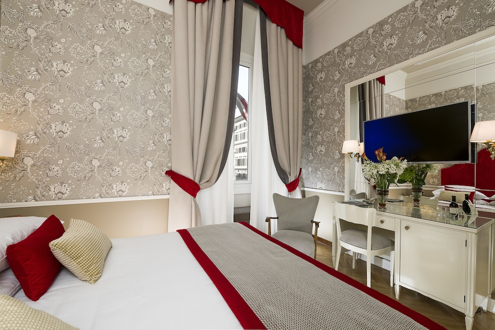 Bettoja Hotel Massimo D'Azeglio — Hotel rooms in Rome, Lazio