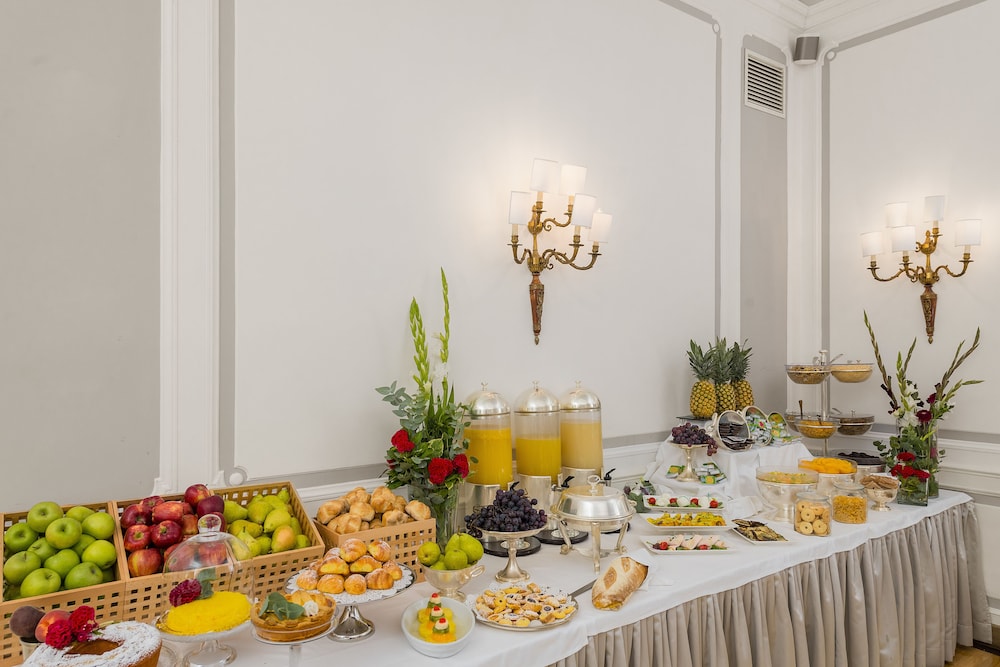 Bettoja Hotel Massimo D'Azeglio — Restaurant & bars in Rome, Lazio