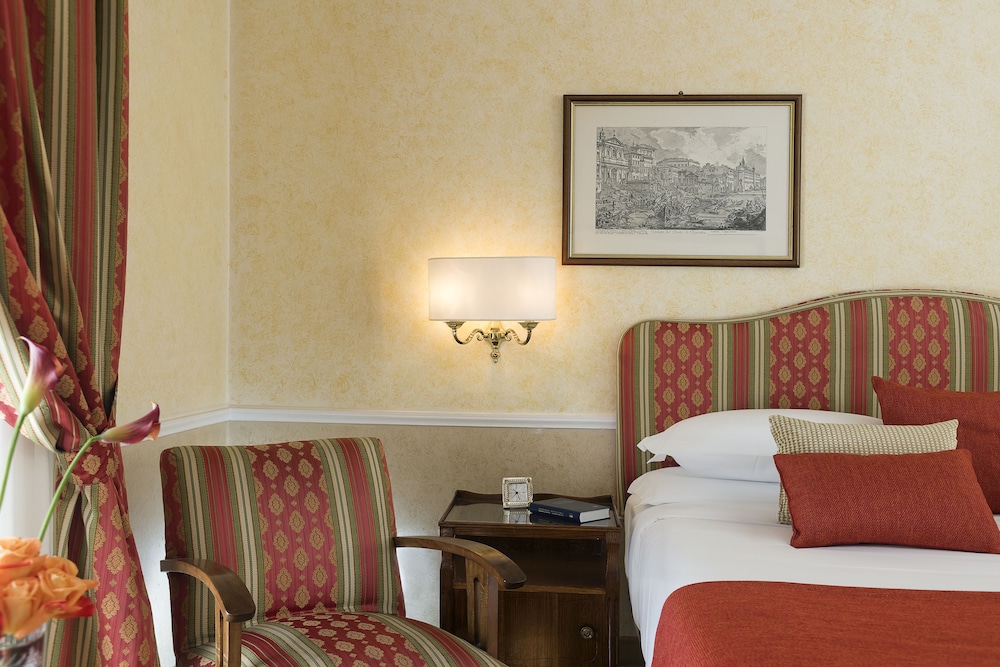 Bettoja Hotel Massimo D'Azeglio — Hotel rooms in Rome, Lazio