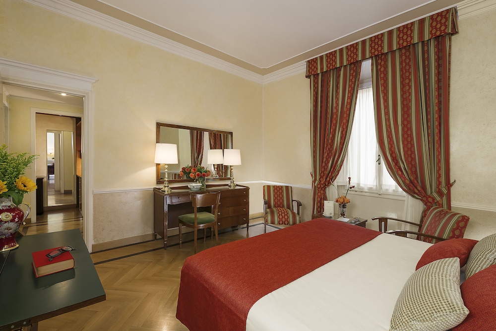 Bettoja Hotel Massimo D'Azeglio — Hotel rooms in Rome, Lazio