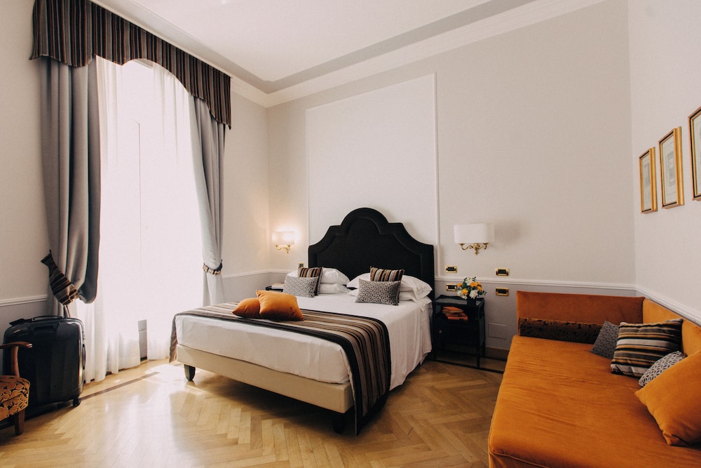 Bettoja Hotel Massimo D'Azeglio — Hotel rooms in Rome, Lazio