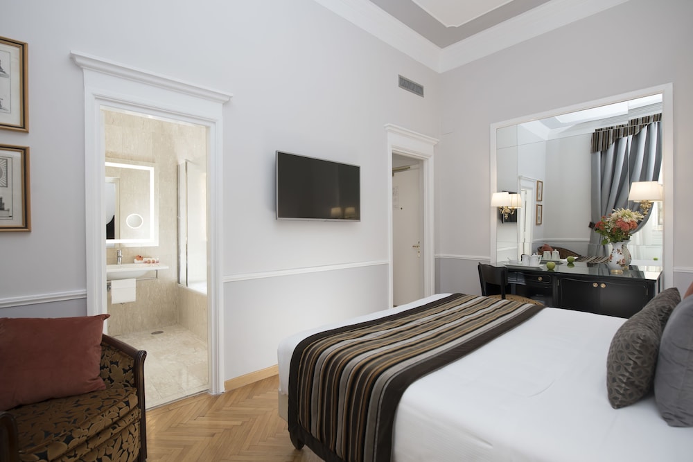 Bettoja Hotel Massimo D'Azeglio — Hotel rooms in Rome, Lazio