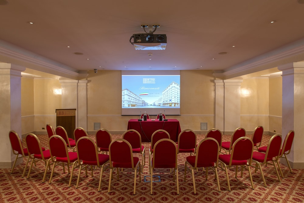 Bettoja Hotel Massimo D'Azeglio — Hotel building in Rome, Lazio