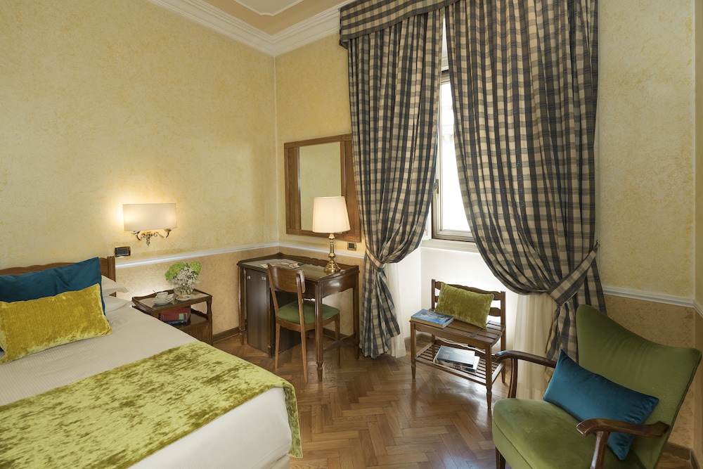 Bettoja Hotel Massimo D'Azeglio — Hotel rooms in Rome, Lazio