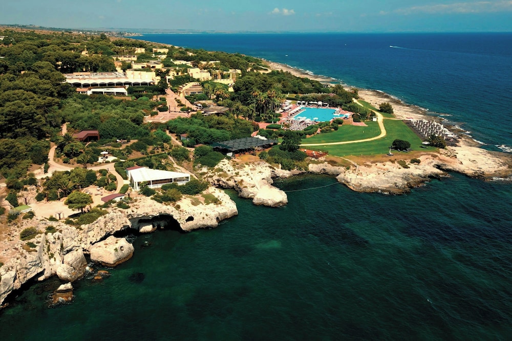 Mangia's Brucoli, Sicily, Autograph Collection — Swimming pool in Augusta, Sicily