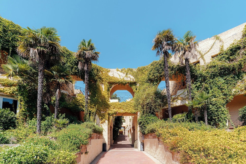 Mangia's Brucoli, Sicily, Autograph Collection — Hotel building in Augusta, Sicily