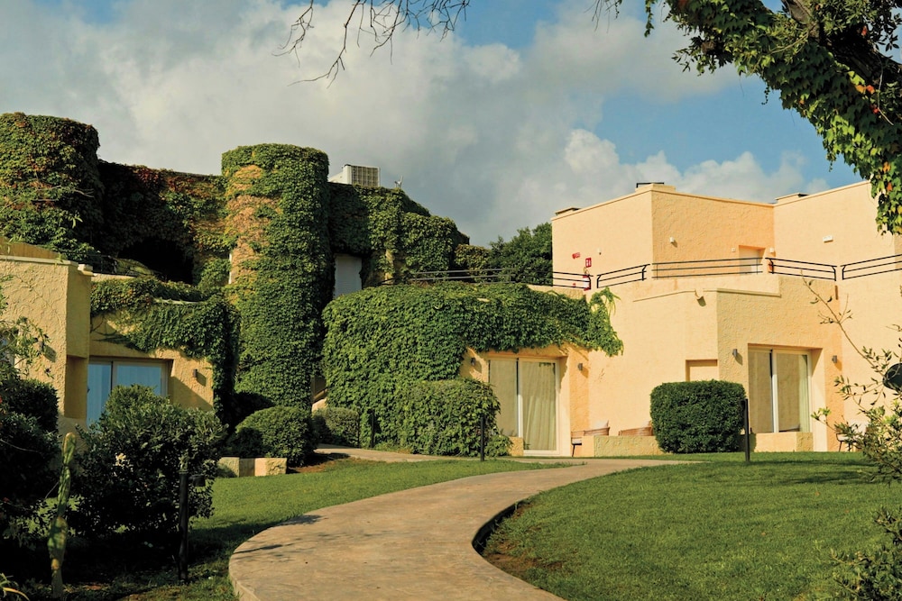 Mangia's Brucoli, Sicily, Autograph Collection — Hotel building in Augusta, Sicily