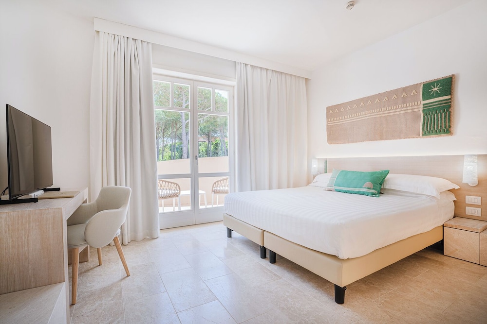 Felix Hotels - Hotel La Coluccia — Hotel rooms in Conca Verde, Sardinia