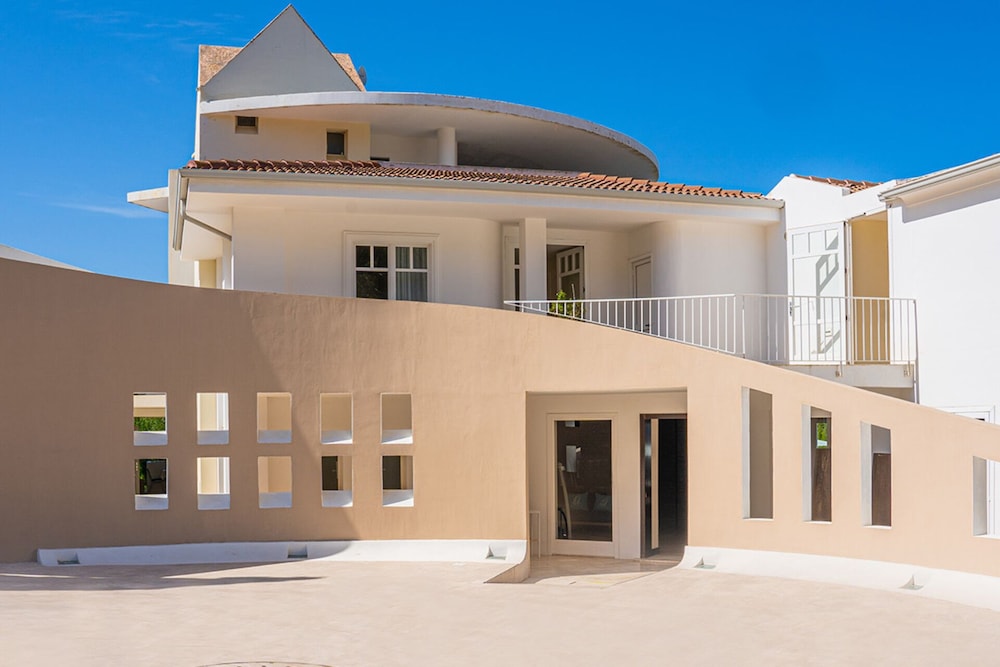 Felix Hotels - Hotel La Coluccia — Hotel building in Conca Verde, Sardinia