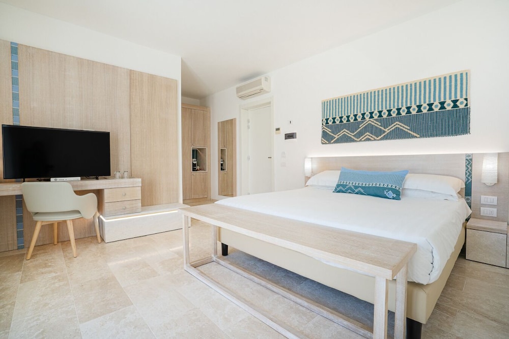 Felix Hotels - Hotel La Coluccia — Hotel rooms in Conca Verde, Sardinia