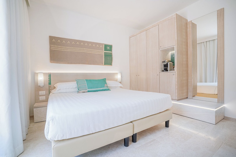 Felix Hotels - Hotel La Coluccia — Hotel rooms in Conca Verde, Sardinia
