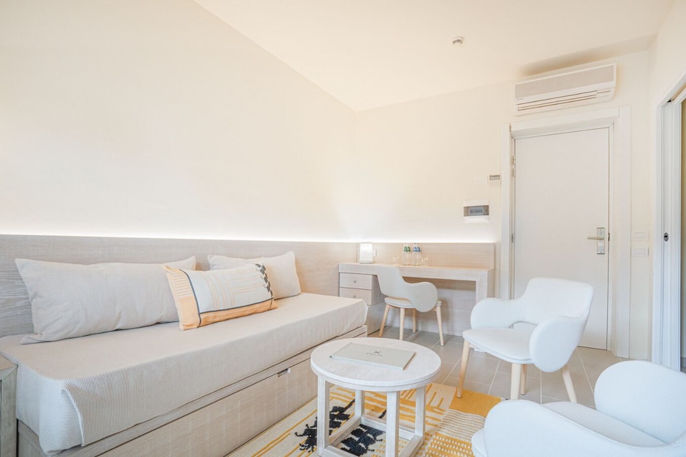 Felix Hotels - Hotel La Coluccia — Hotel rooms in Conca Verde, Sardinia