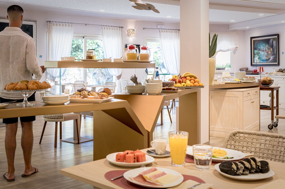 Cruccuris Resort Adults Only — Restaurant & bars in Villasimius, Sardinia
