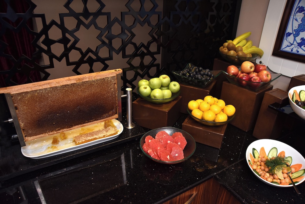 Neorion Hotel - Special Class — Restaurant & bars in Istanbul, Istanbul