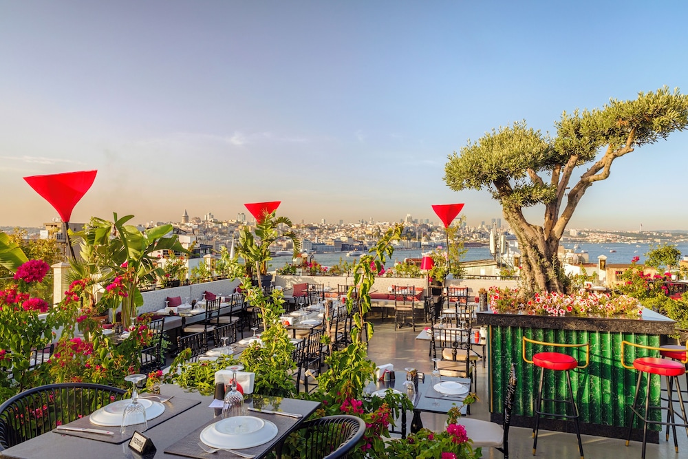 Neorion Hotel - Special Class — Main photo in Istanbul, Istanbul