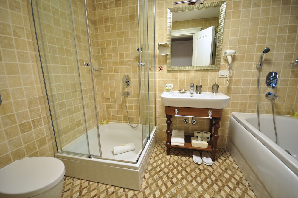 Neorion Hotel - Special Class — Hotel rooms in Istanbul, Istanbul