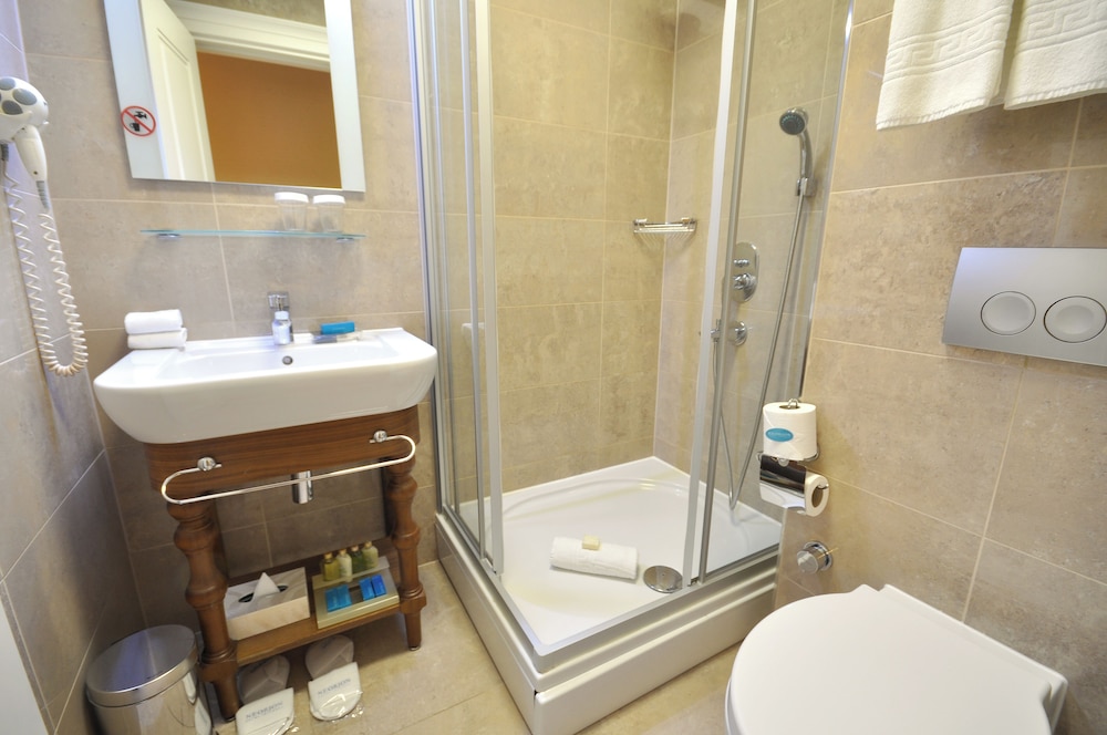 Neorion Hotel - Special Class — Hotel rooms in Istanbul, Istanbul
