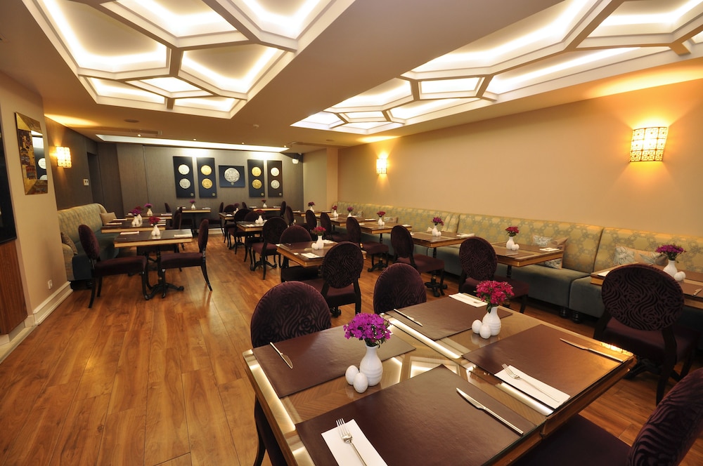Neorion Hotel - Special Class — Restaurant & bars in Istanbul, Istanbul