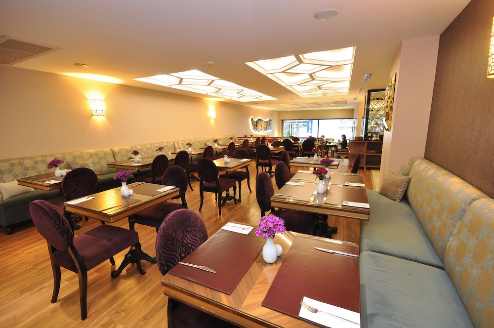 Neorion Hotel - Special Class — Restaurant & bars in Istanbul, Istanbul