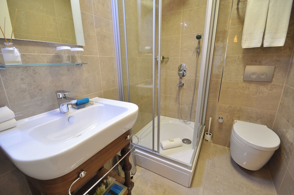 Neorion Hotel - Special Class — Hotel rooms in Istanbul, Istanbul