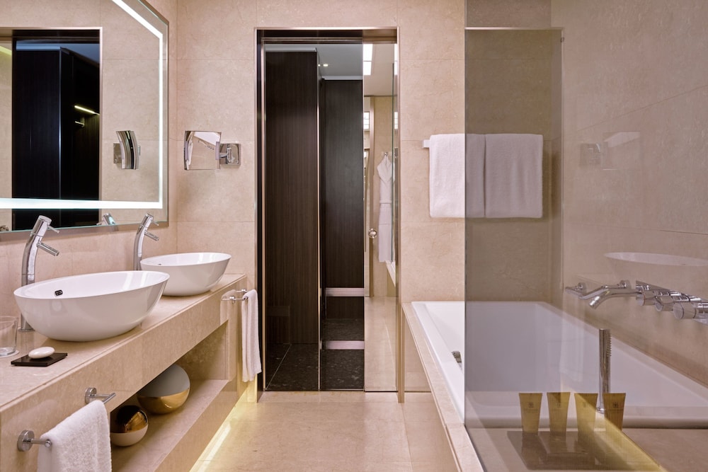 Excelsior Hotel Gallia, a Luxury Collection Hotel, Milan — Hotel rooms in Milan, Lombardy