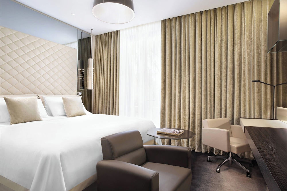 Excelsior Hotel Gallia, a Luxury Collection Hotel, Milan — Hotel rooms in Milan, Lombardy