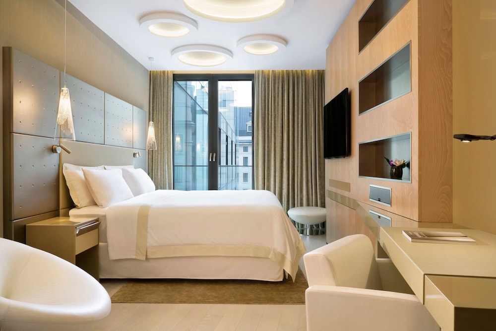 Excelsior Hotel Gallia, a Luxury Collection Hotel, Milan — Hotel rooms in Milan, Lombardy