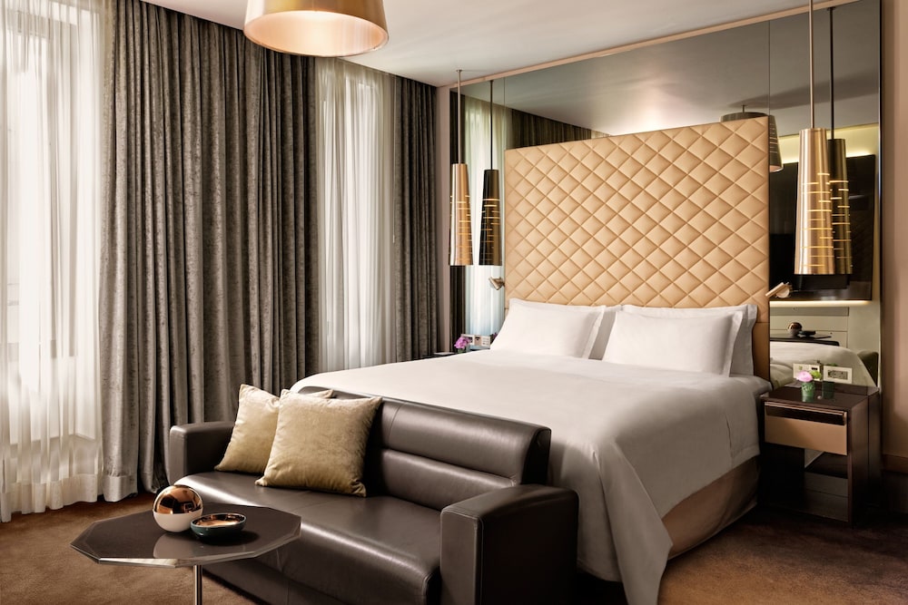 Excelsior Hotel Gallia, a Luxury Collection Hotel, Milan — Hotel rooms in Milan, Lombardy