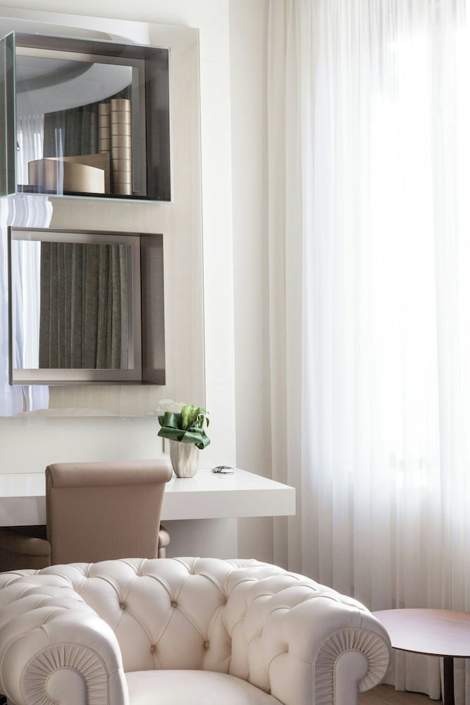 Excelsior Hotel Gallia, a Luxury Collection Hotel, Milan — Hotel rooms in Milan, Lombardy