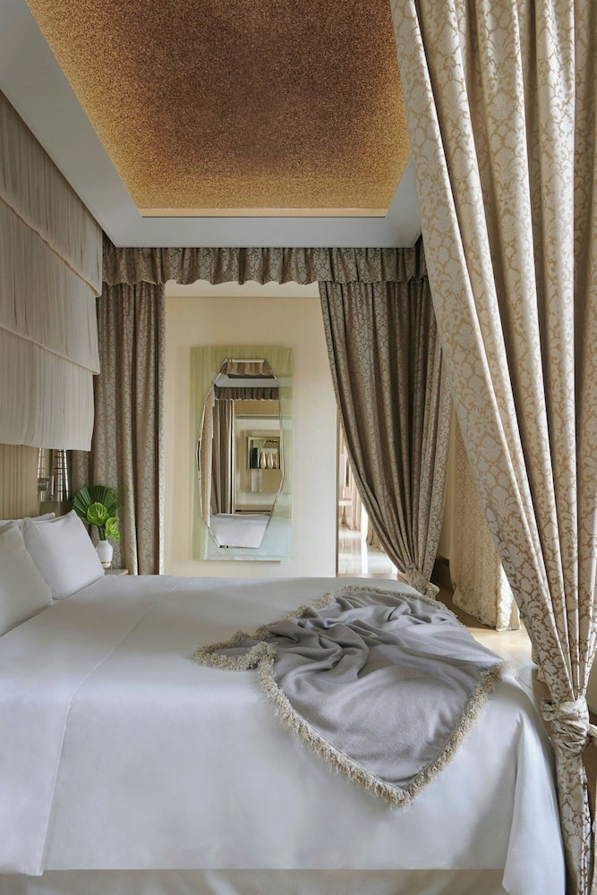Excelsior Hotel Gallia, a Luxury Collection Hotel, Milan — Hotel rooms in Milan, Lombardy