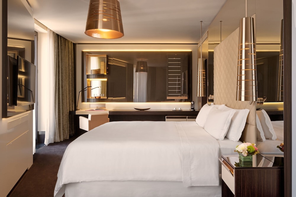 Excelsior Hotel Gallia, a Luxury Collection Hotel, Milan — Hotel rooms in Milan, Lombardy
