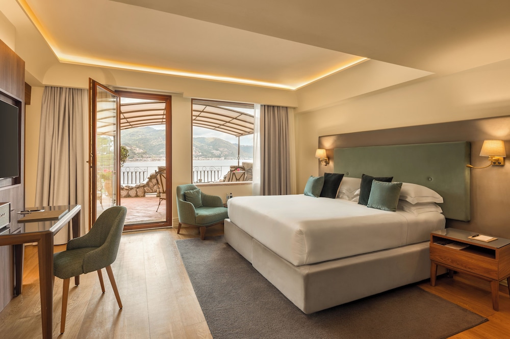 Atlantis Bay - The Leading Hotel of the World — Hotel rooms in Taormina, Sicily