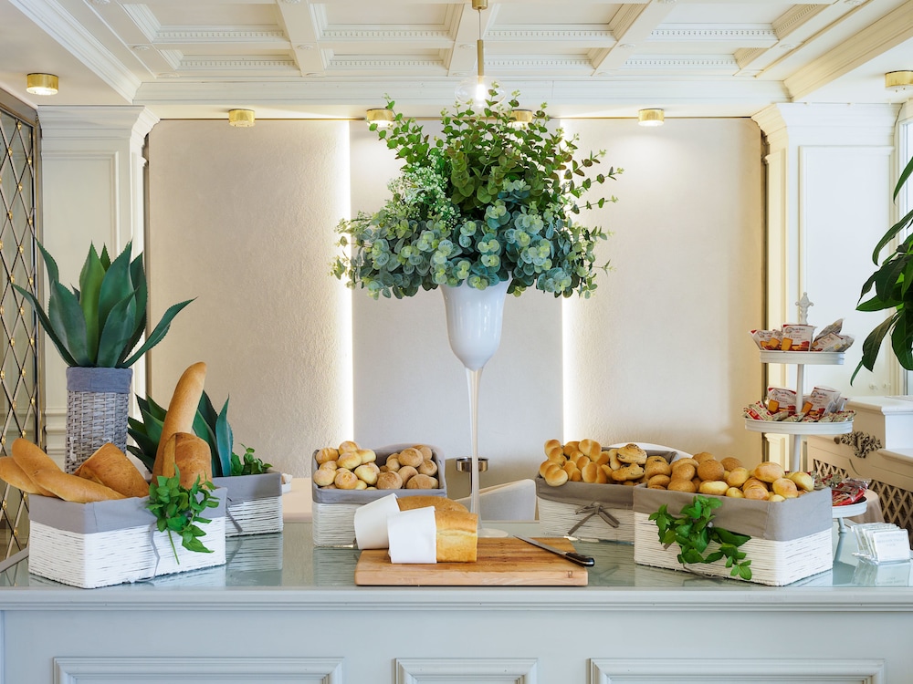 Atlantis Bay - The Leading Hotel of the World — Restaurant & bars in Taormina, Sicily
