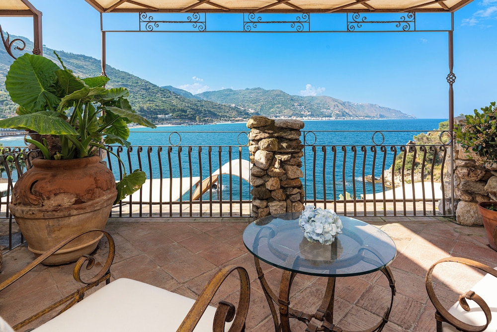 Atlantis Bay - The Leading Hotel of the World — Attractions in the area in Taormina, Sicily