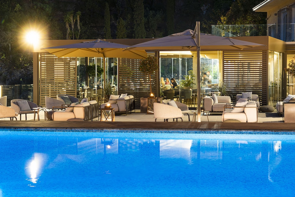 Atlantis Bay - The Leading Hotel of the World — Swimming pool in Taormina, Sicily