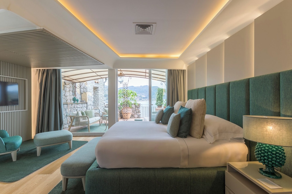 Atlantis Bay - The Leading Hotel of the World — Hotel rooms in Taormina, Sicily