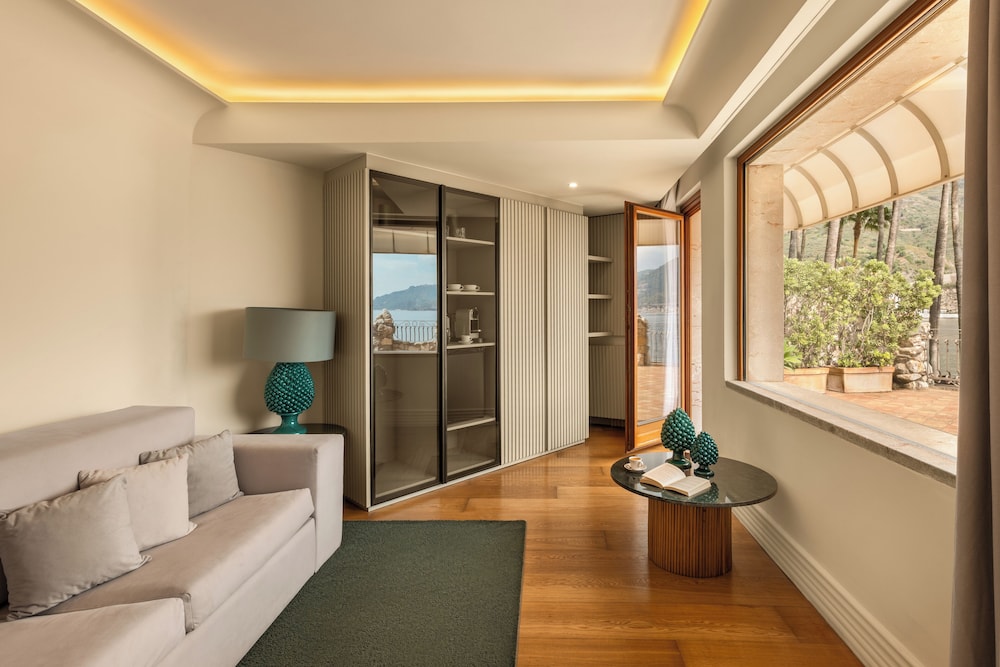 Atlantis Bay - The Leading Hotel of the World — Hotel rooms in Taormina, Sicily