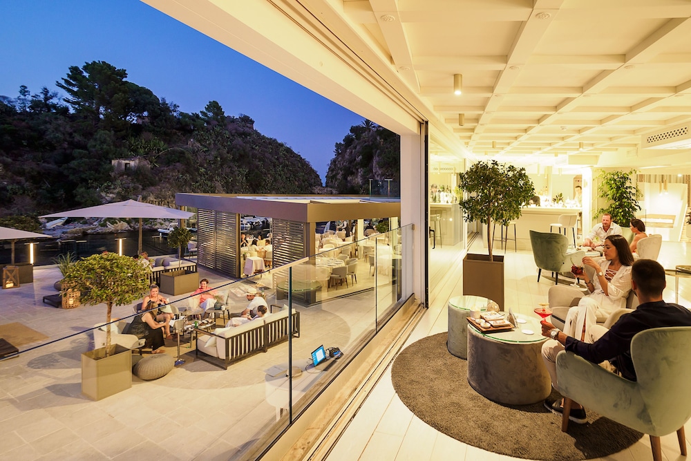 Atlantis Bay - The Leading Hotel of the World — Restaurant & bars in Taormina, Sicily