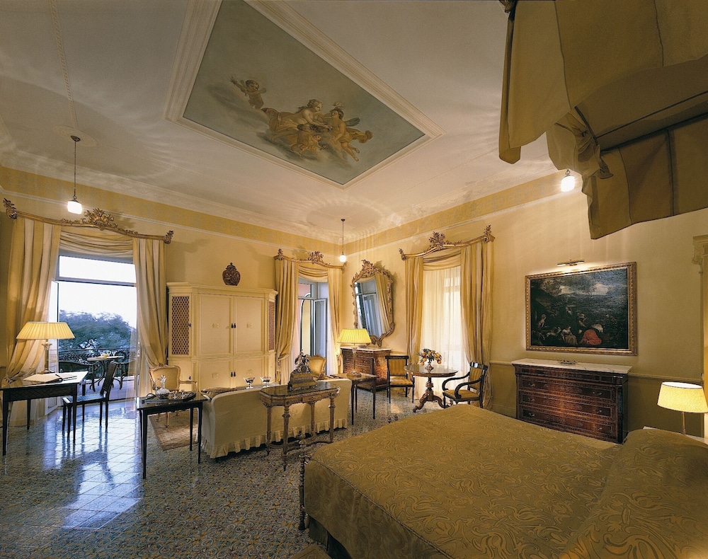 Grand Hotel Excelsior Vittoria — Hotel rooms in Sorrento, Campania