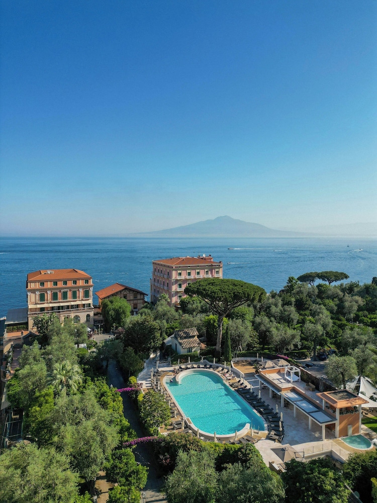Grand Hotel Excelsior Vittoria — Main photo in Sorrento, Campania