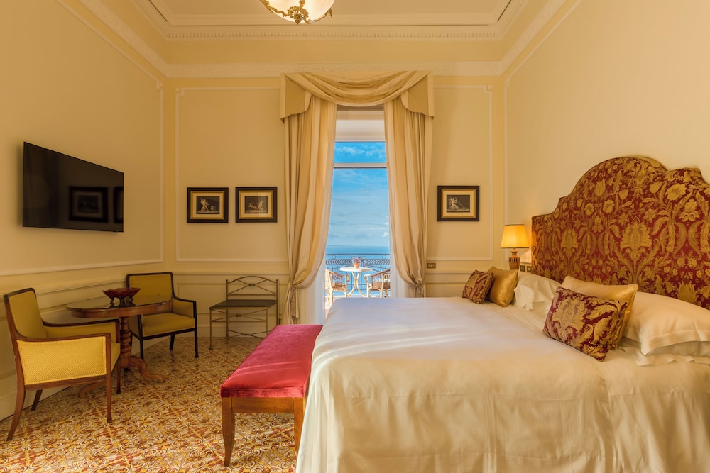 Grand Hotel Excelsior Vittoria — Hotel rooms in Sorrento, Campania
