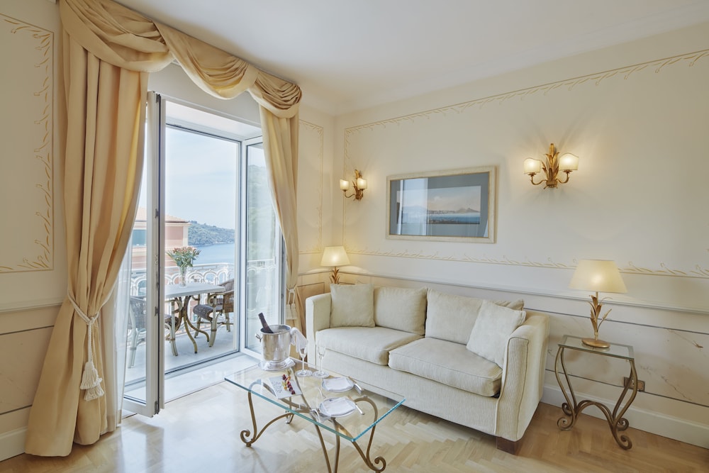 Grand Hotel Excelsior Vittoria — Hotel rooms in Sorrento, Campania
