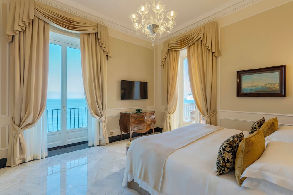 Grand Hotel Excelsior Vittoria — Hotel rooms in Sorrento, Campania