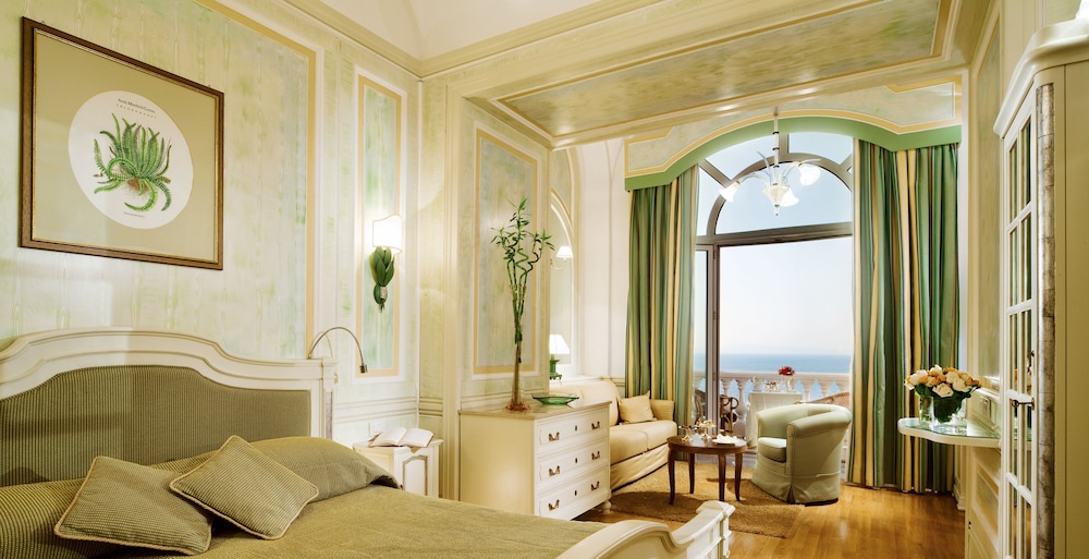 Grand Hotel Excelsior Vittoria — Hotel rooms in Sorrento, Campania