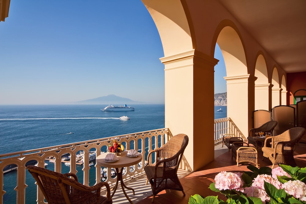 Grand Hotel Excelsior Vittoria — Hotel rooms in Sorrento, Campania