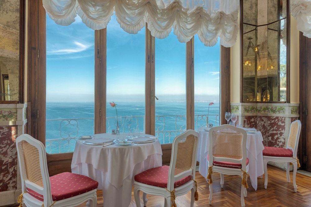 Grand Hotel Excelsior Vittoria — Restaurant & bars in Sorrento, Campania