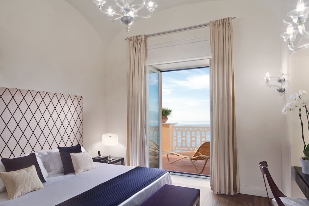 Grand Hotel Excelsior Vittoria — Hotel rooms in Sorrento, Campania