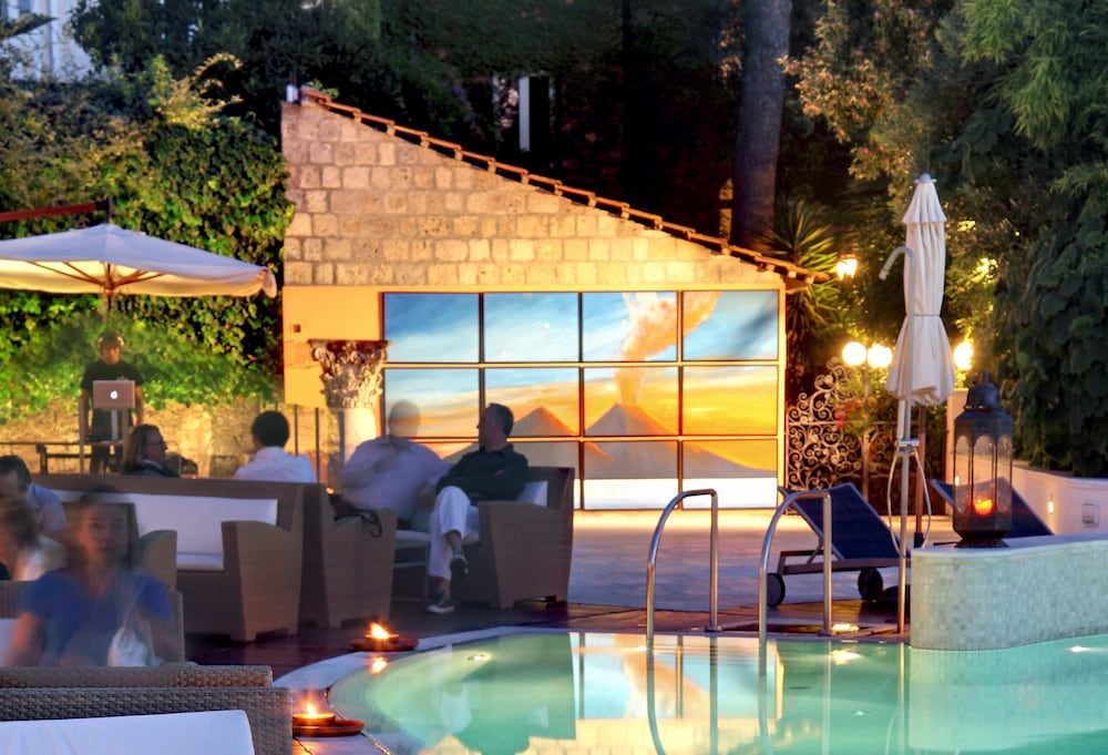 Grand Hotel Excelsior Vittoria — Swimming pool in Sorrento, Campania