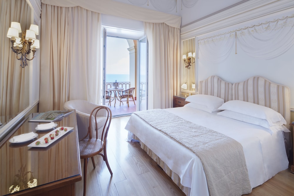 Grand Hotel Excelsior Vittoria — Hotel rooms in Sorrento, Campania